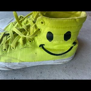 Happy sneakers 👟 Mens size 8.5